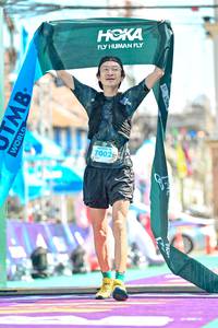 BIB: 7002
                            <button type="button" onclick="openModal(24887578)" class="btn btn-primary btn-sm float-right btn-popup" data-toggle="modal" data-target=".modal-high-quality">
                        <i class="fas fa-shopping-cart"></i> Add to Cart
                    </button>
                                            <button type="button" onclick="isThisMe(24887578, true)" class="btn btn-success btn-sm float-right btn-popup btn-isme hidden" data-toggle="tooltip" data-placement="bottom" title="นี่คือรูปของคุณใช่ไหม คลิกที่นี่เพื่อเอาเข้าอัลบั้ม">
                        <i class="fas fa-plus"></i> Add to album
                    </button>
                    <button type="button" onclick="isThisMe(24887578, false)" class="btn btn-warning btn-sm float-right btn-popup btn-isnotme hidden">
                        <i class="fas fa-ban"></i> Remove from album
                    </button>